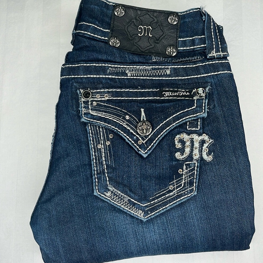 Miss Me Women's Boot Cut Jean
Style #  JE5428B3R
Size 26 Inseam 31